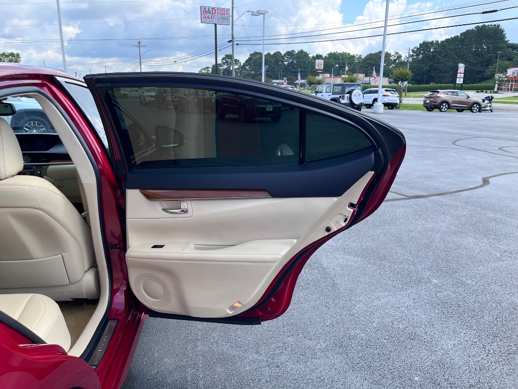 2014 Lexus ES - $17,900