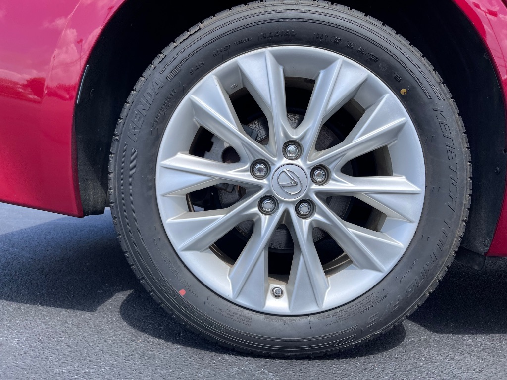 2014 Lexus ES - $17,900