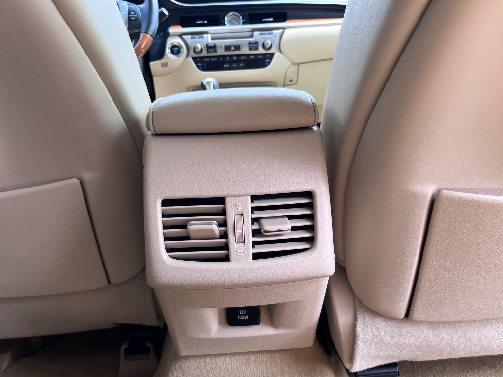 2014 Lexus ES - $17,900