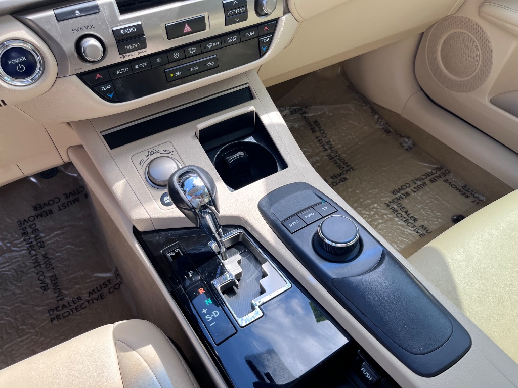 2014 Lexus ES - $17,900