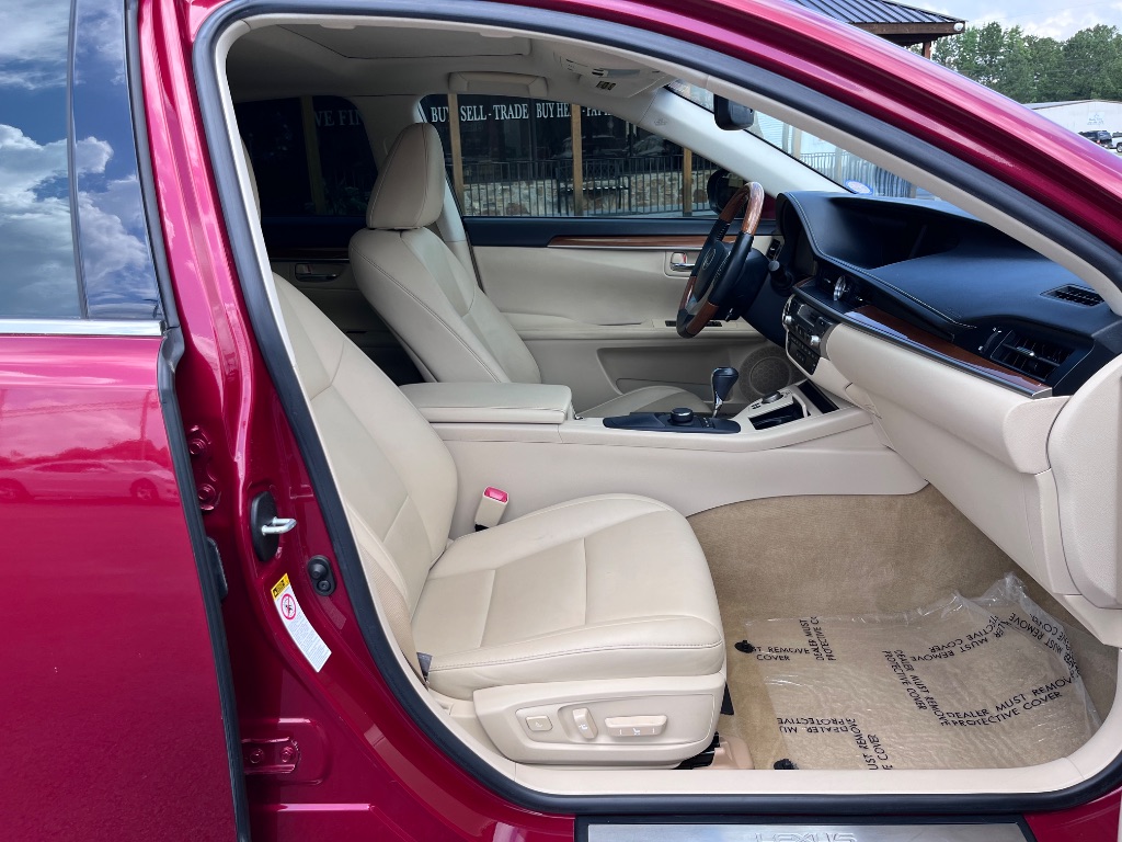 2014 Lexus ES - $17,900