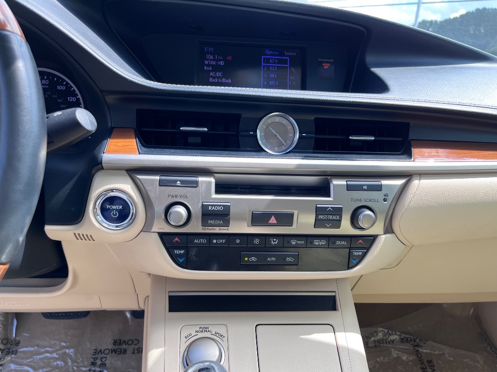 2014 Lexus ES - $17,900