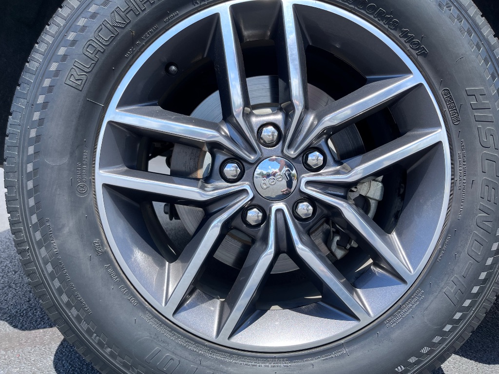 2017 Jeep Cherokee - $19,900