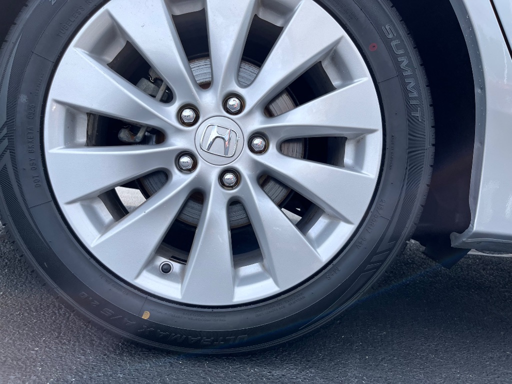 2013 Honda Accord - $15,900