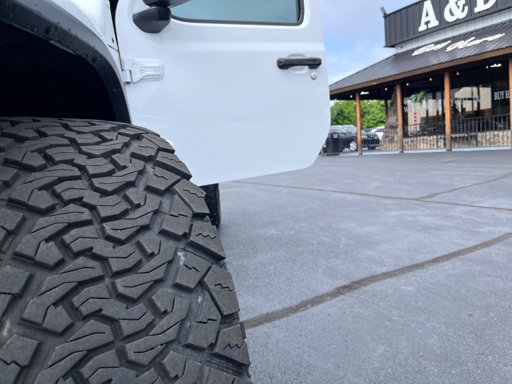 2019 Jeep Wrangler - $27,900