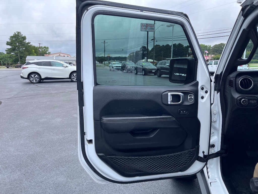 2019 Jeep Wrangler - $27,900