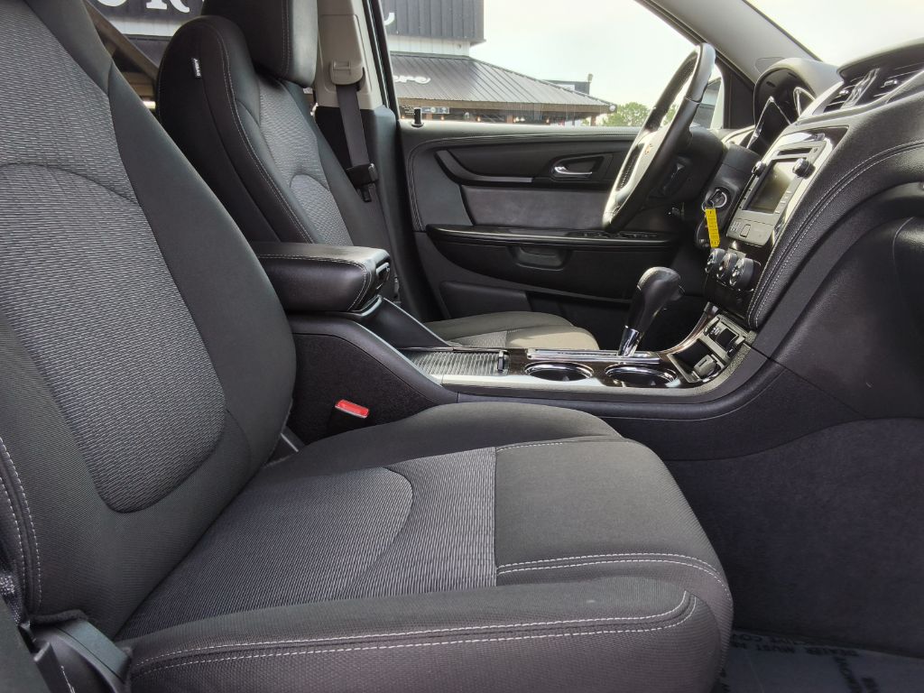 2017 Chevrolet Traverse - $15,250