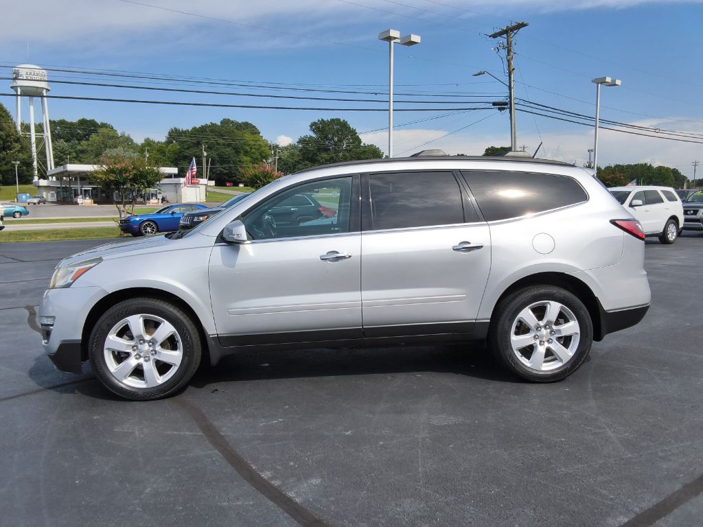 2017 Chevrolet Traverse - $15,250