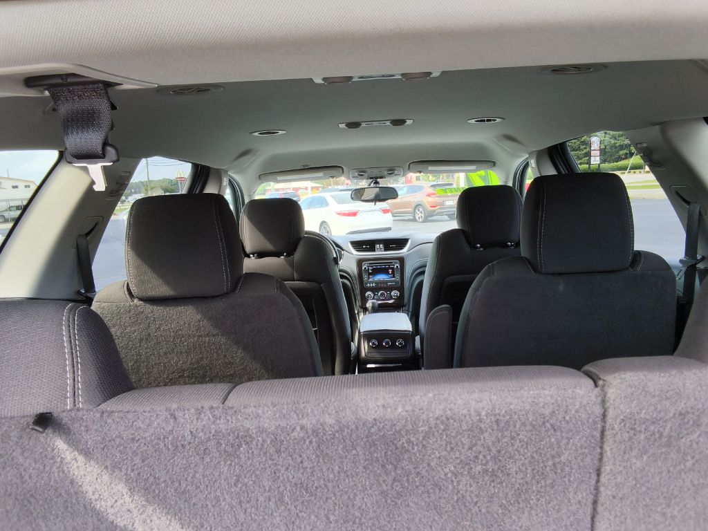 2017 Chevrolet Traverse - $15,250
