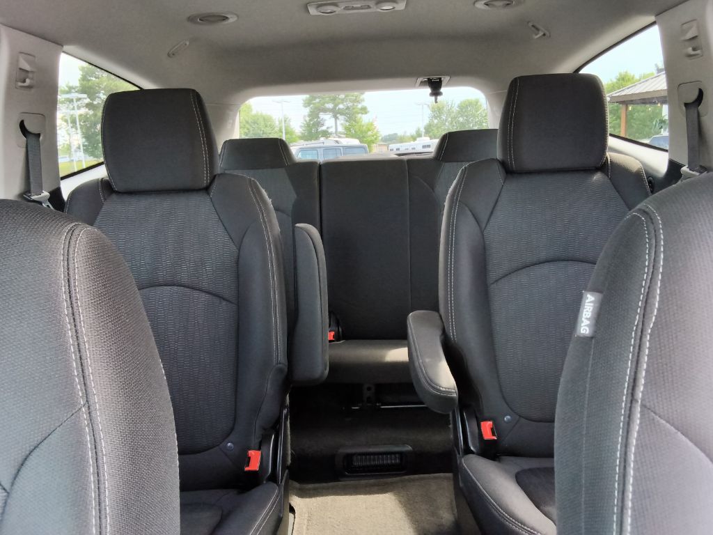 2017 Chevrolet Traverse - $15,250