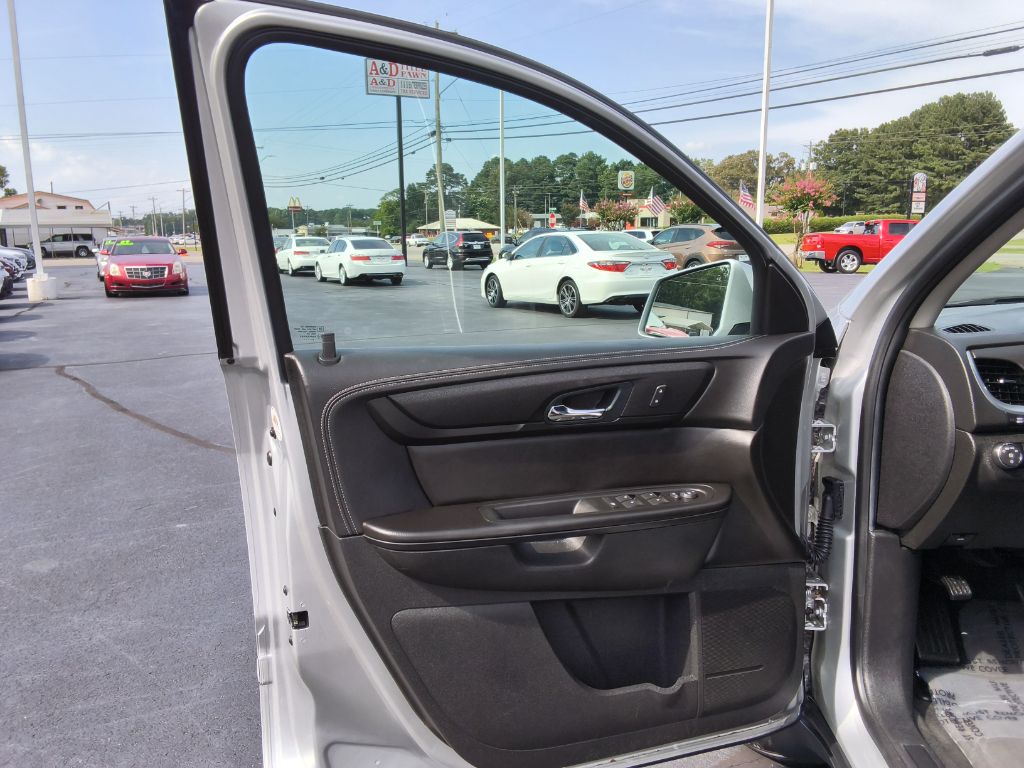 2017 Chevrolet Traverse - $15,250