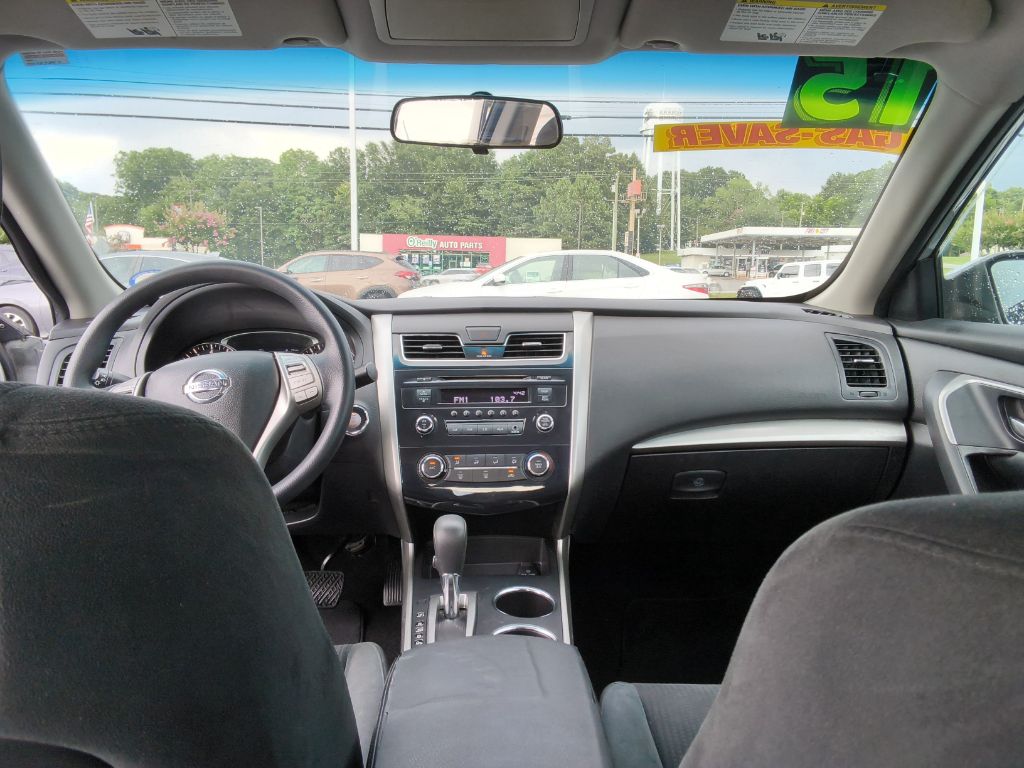 2015 Nissan Altima - $11,900