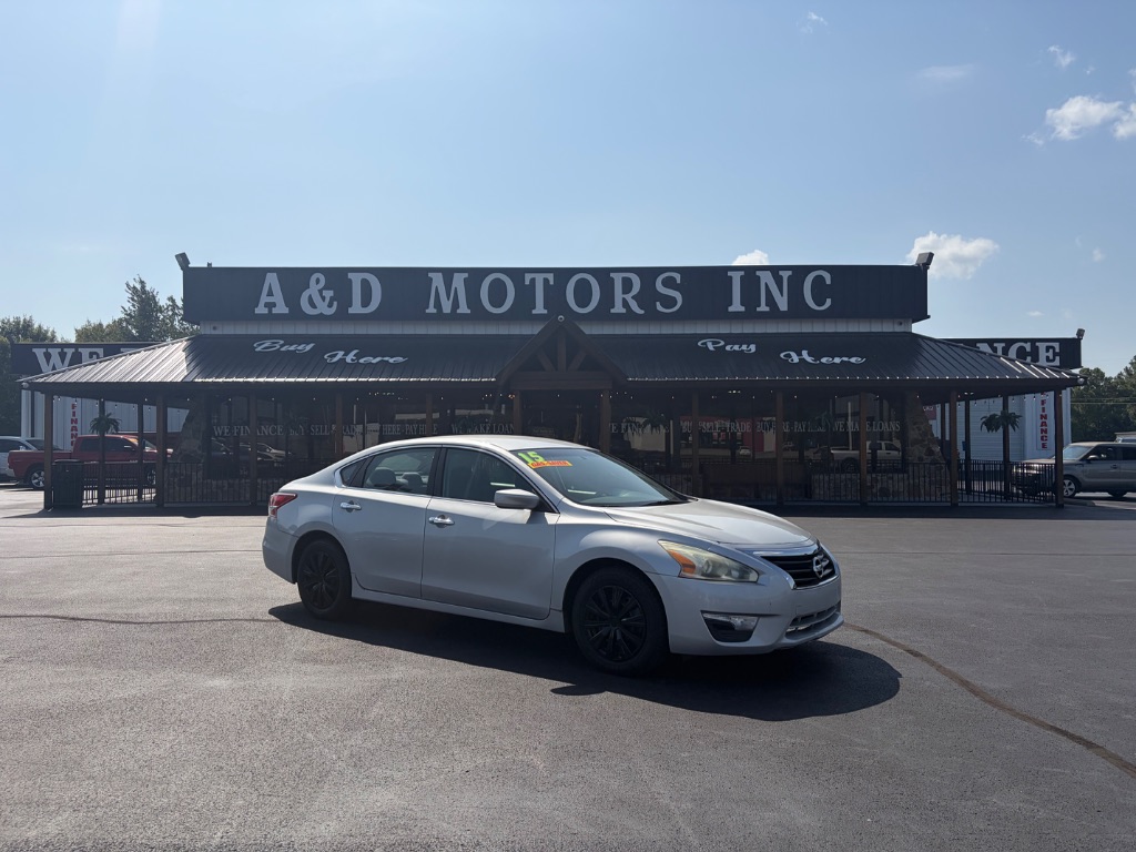 2015 Nissan Altima - $11,900