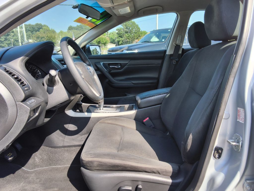 2015 Nissan Altima - $11,900