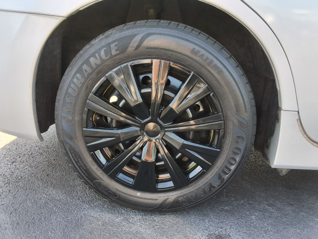 2015 Nissan Altima - $11,900