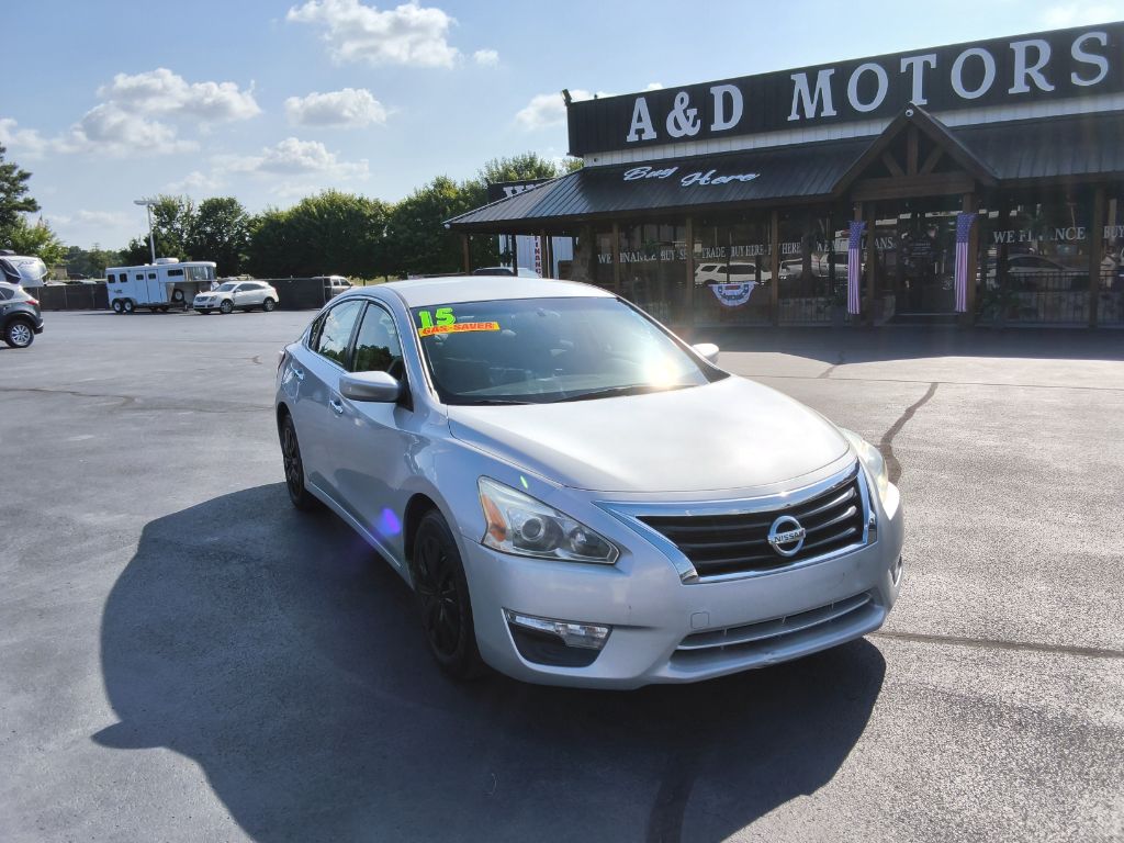 2015 Nissan Altima - $11,900