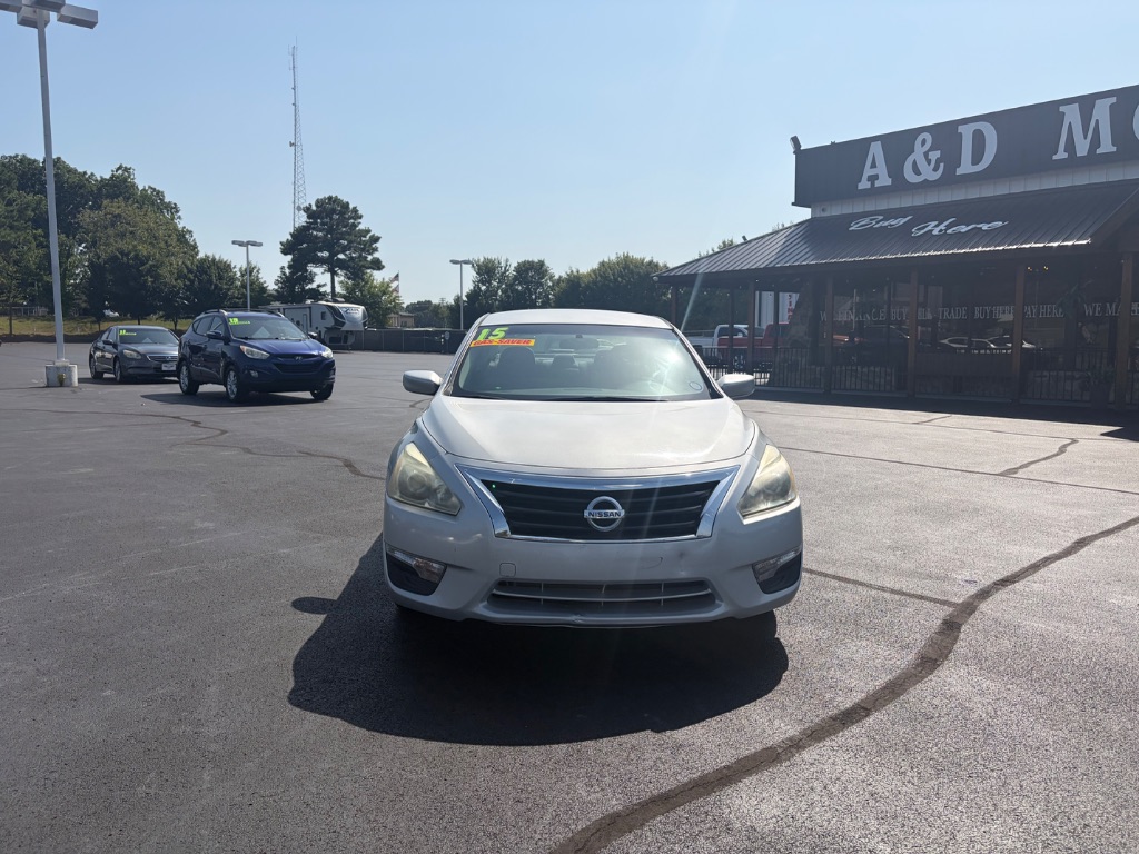 2015 Nissan Altima - $11,900