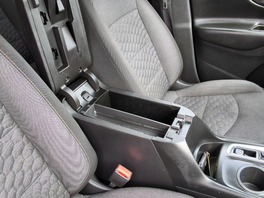 2020 Chevrolet Equinox - $15,900