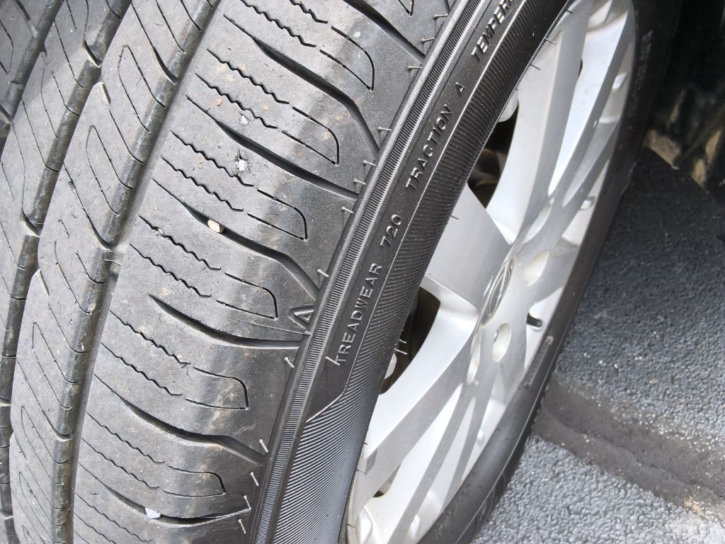 2015 Chrysler Town And Country - $12,900