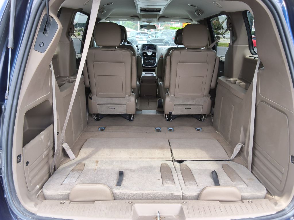 2015 Chrysler Town And Country - $12,900