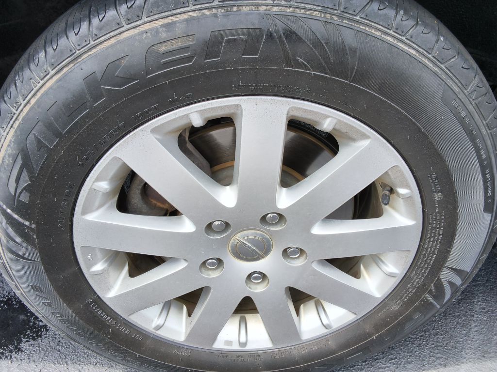 2015 Chrysler Town And Country - $12,900