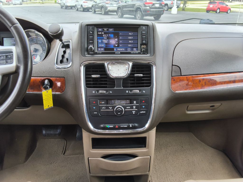 2015 Chrysler Town And Country - $12,900