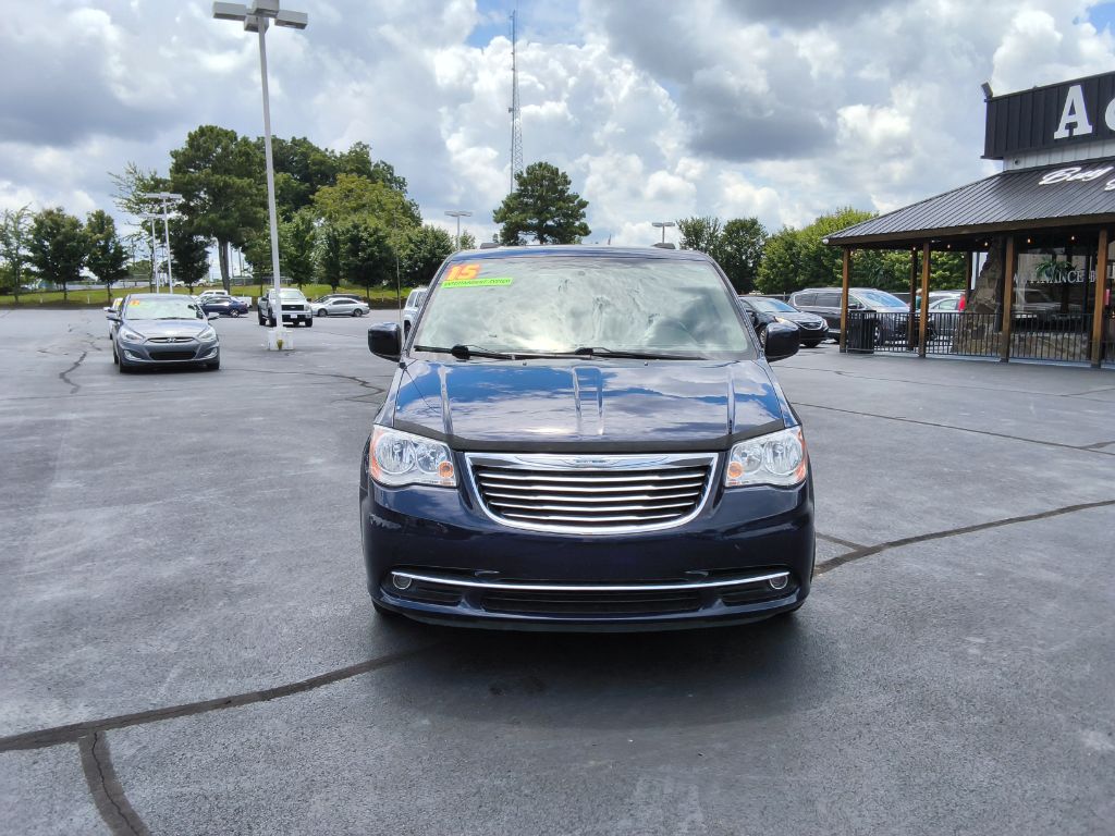 2015 Chrysler Town And Country - $12,900