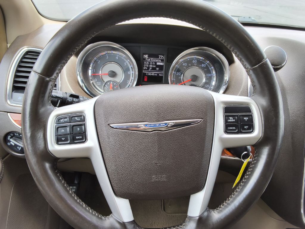 2015 Chrysler Town And Country - $12,900