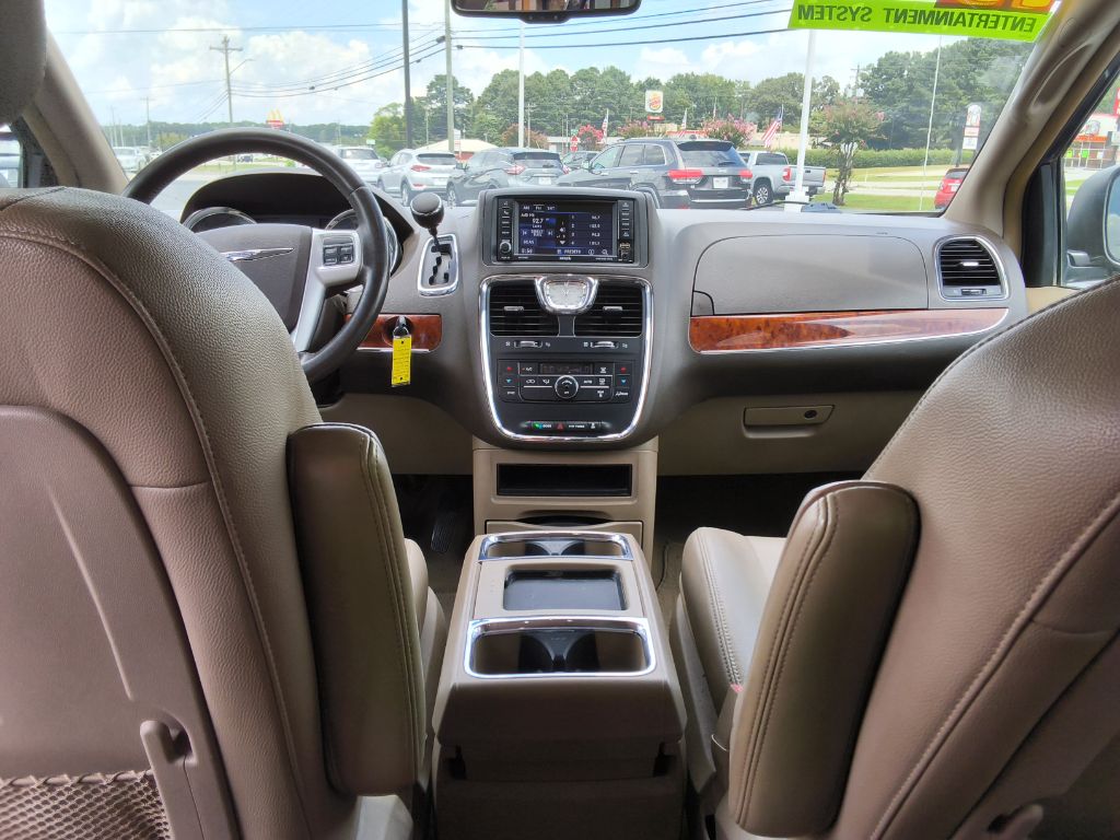 2015 Chrysler Town And Country - $12,900