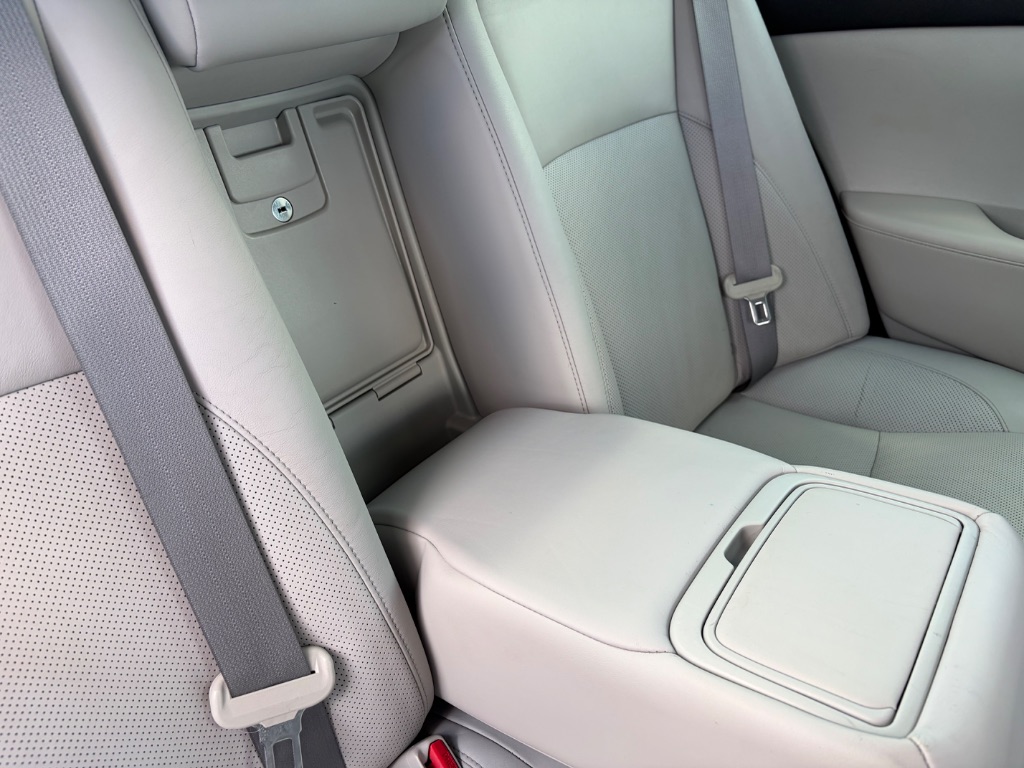 2011 Lexus ES - $12,900