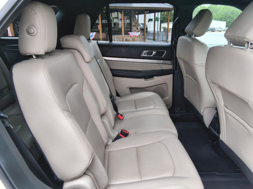 2018 Ford Explorer - $17,900