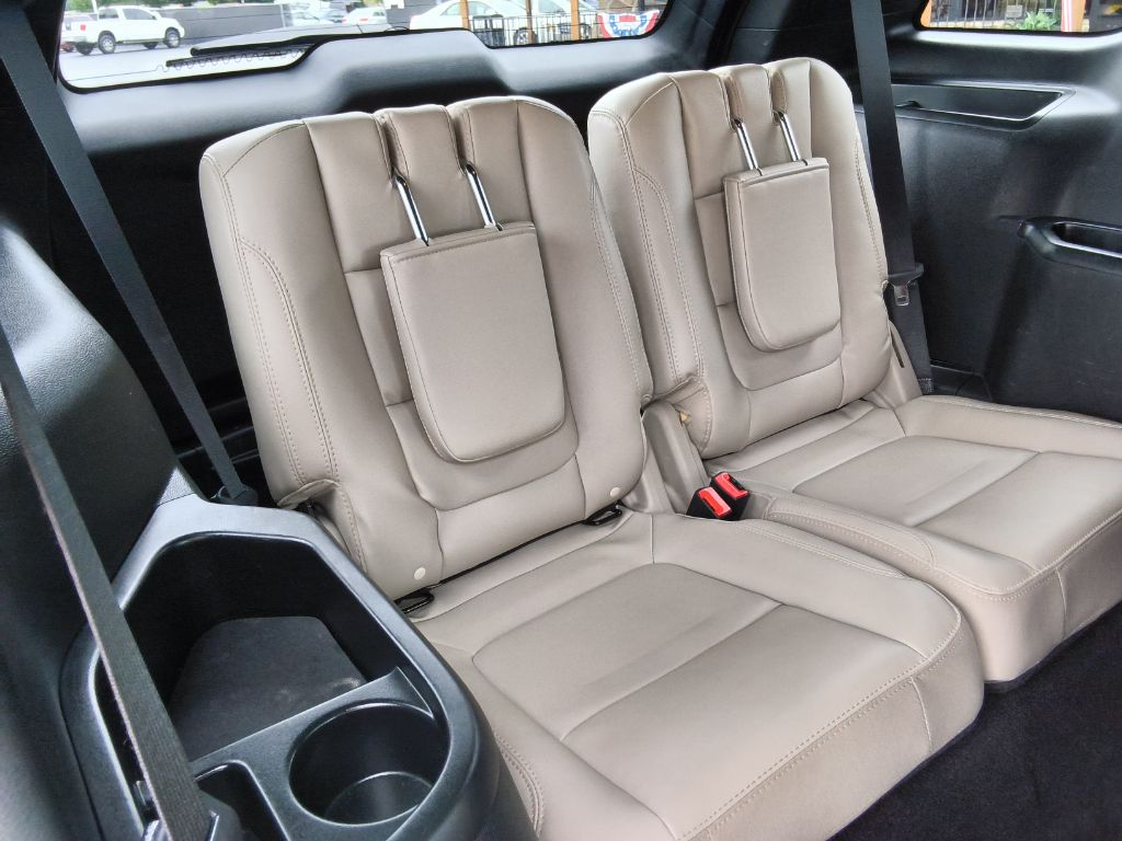 2018 Ford Explorer - $17,900