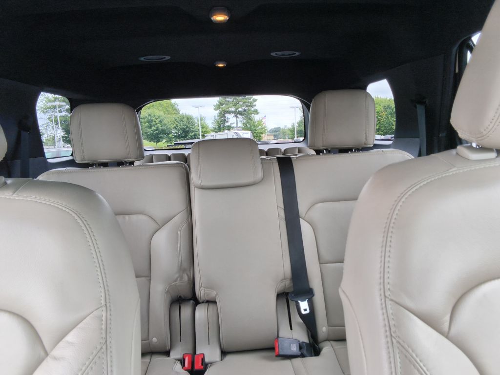 2018 Ford Explorer - $17,900
