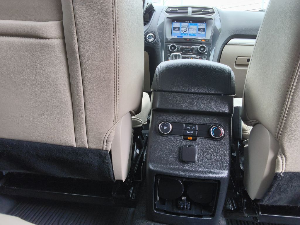 2018 Ford Explorer - $17,900
