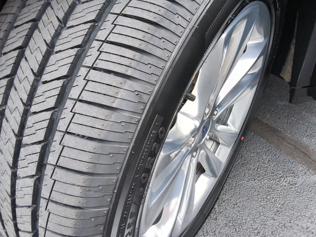 2018 Ford Explorer - $17,900