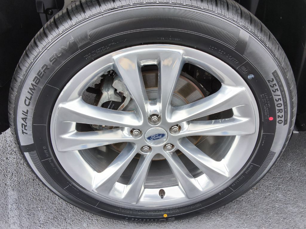 2018 Ford Explorer - $17,900