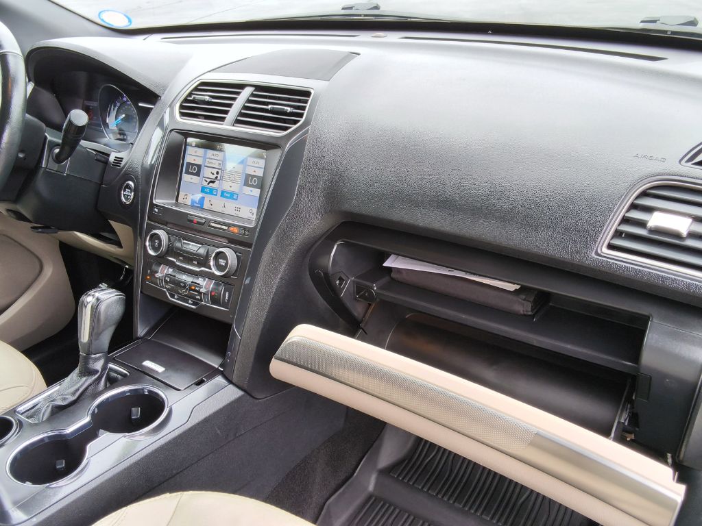2018 Ford Explorer - $17,900