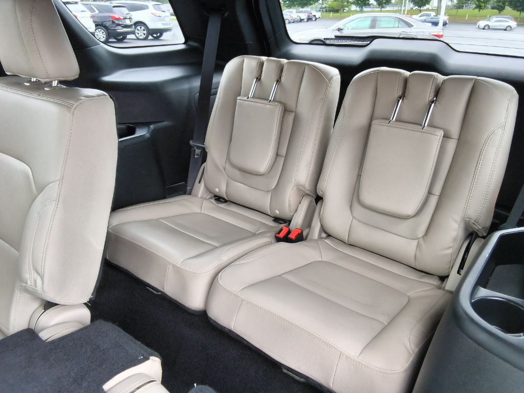 2018 Ford Explorer - $17,900
