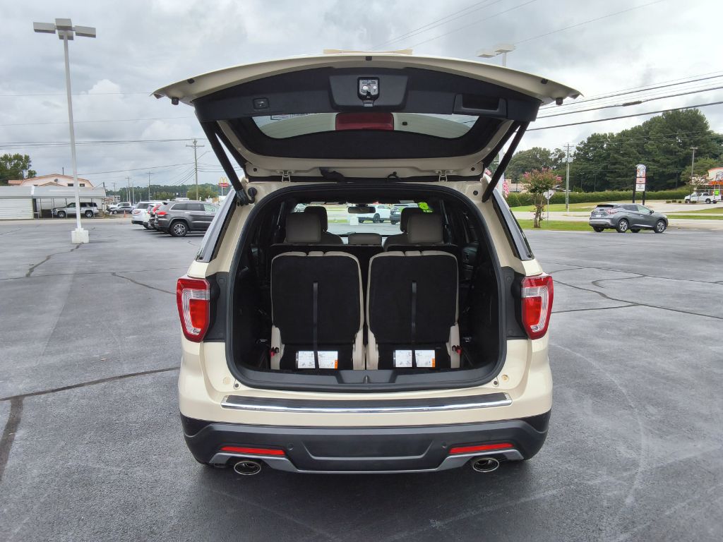 2018 Ford Explorer - $17,900