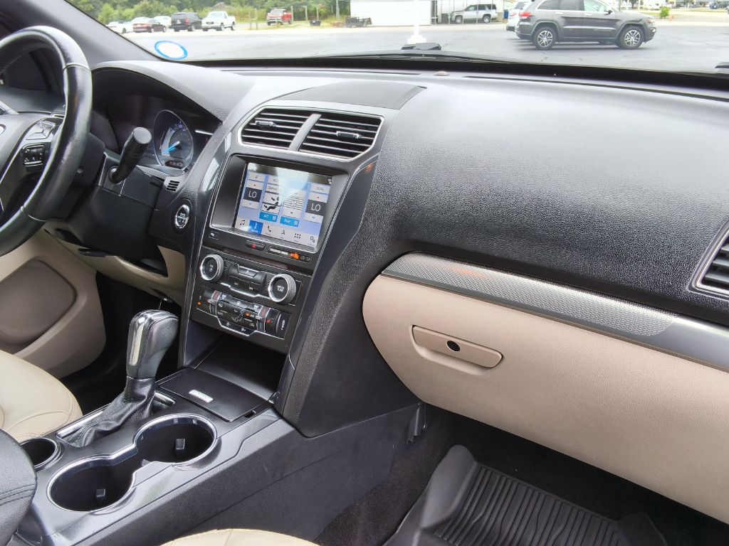 2018 Ford Explorer - $17,900
