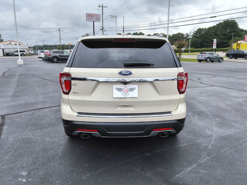 2018 Ford Explorer - $17,900