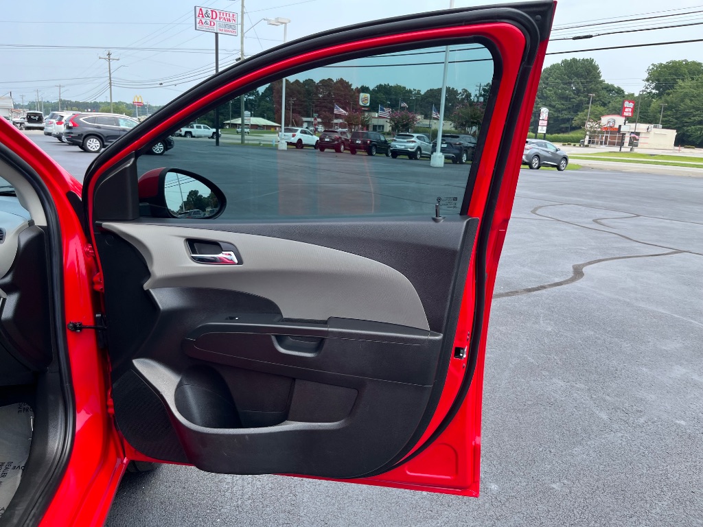 2015 Chevrolet Sonic - $8,995