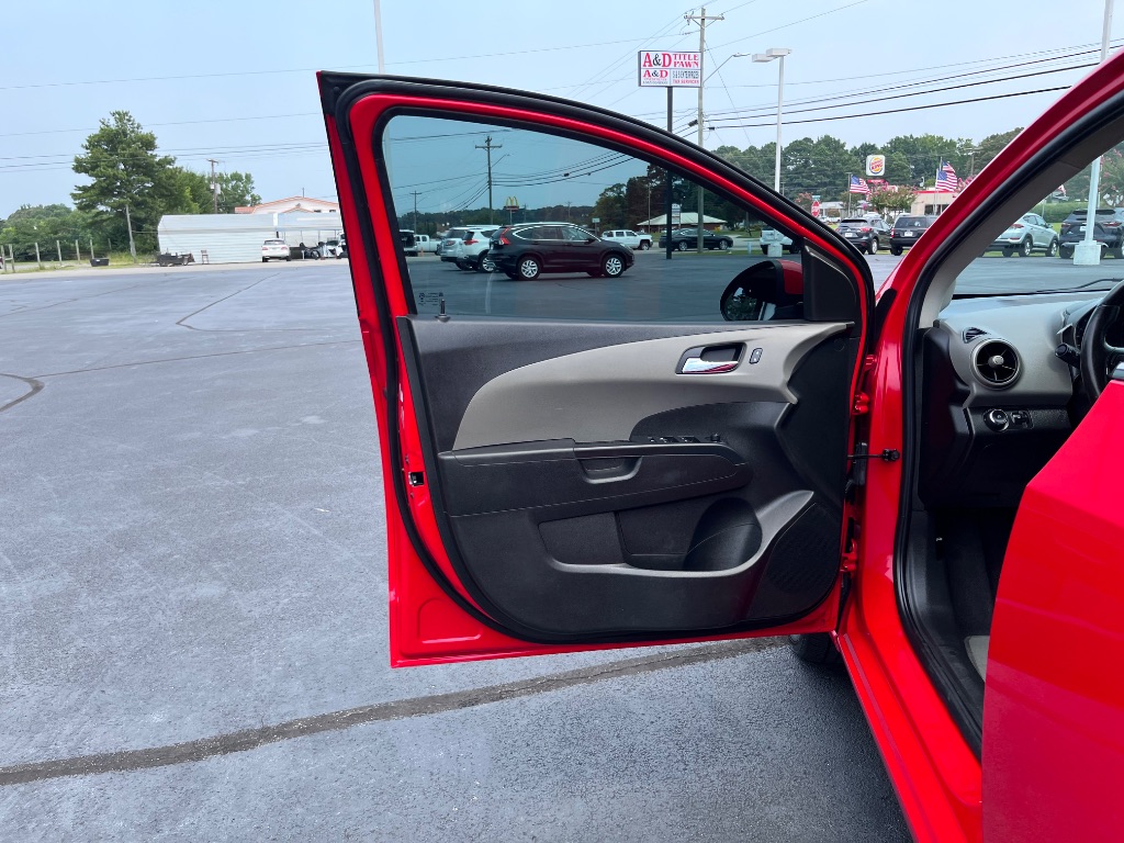 2015 Chevrolet Sonic - $8,995