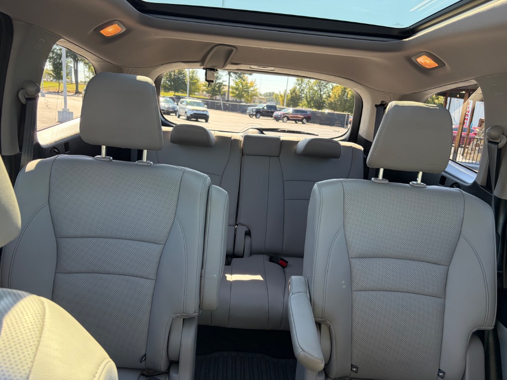 2018 Honda Pilot - $17,900