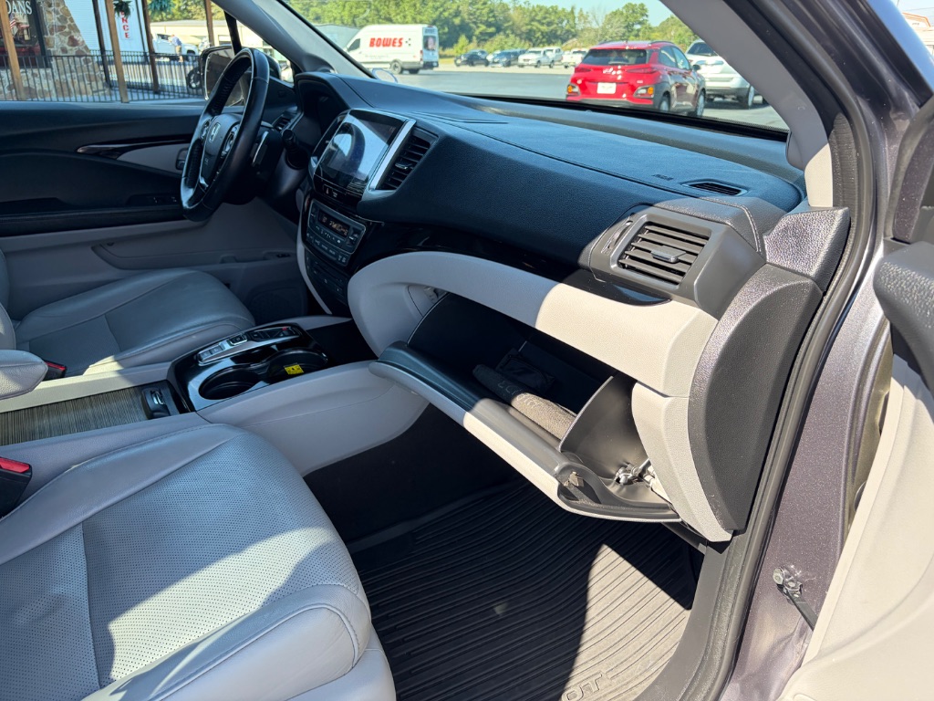 2018 Honda Pilot - $17,900