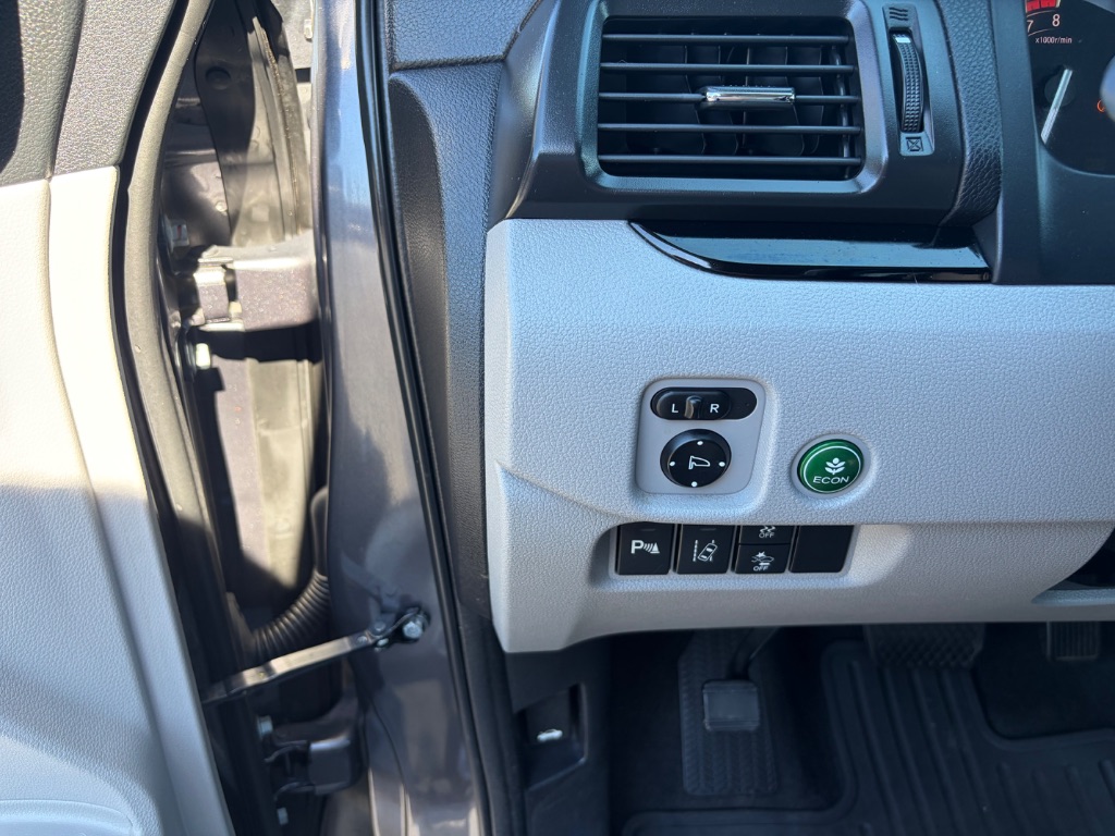 2018 Honda Pilot - $17,900
