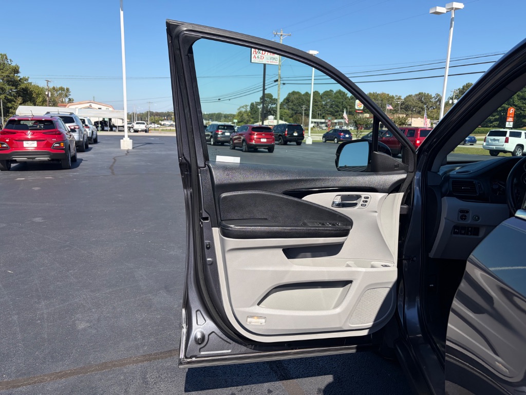 2018 Honda Pilot - $17,900