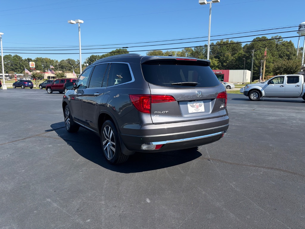 2018 Honda Pilot - $17,900