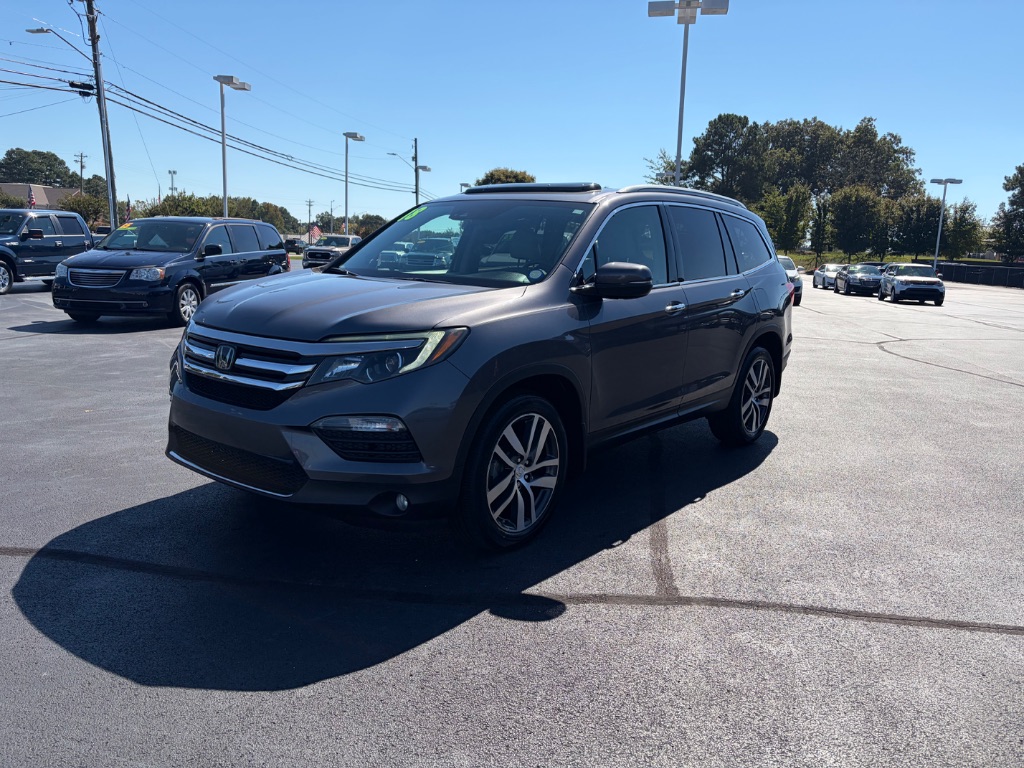 2018 Honda Pilot - $17,900