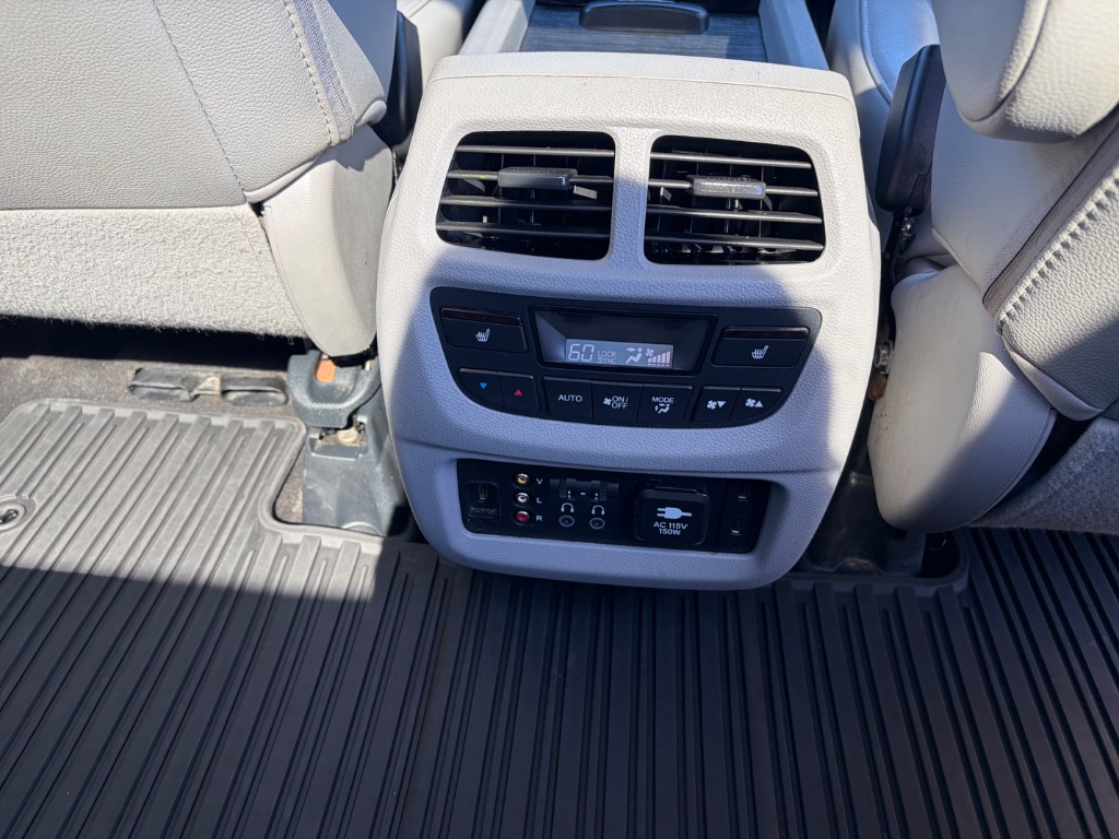 2018 Honda Pilot - $17,900